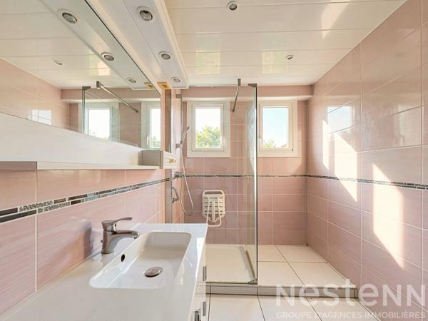 Maison familiale, 5 chambres, 1 garage, jardin - Hennebont, rive droite.