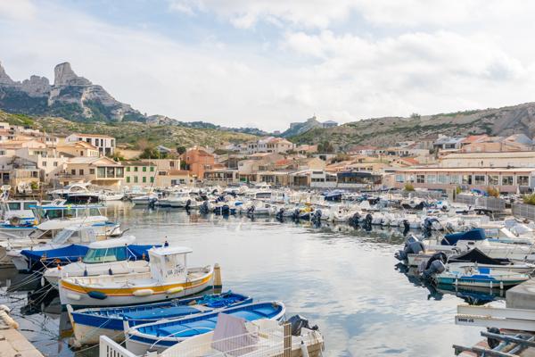 Marseille (13008) RARE - Cabanon avec terrasse aux Goudes