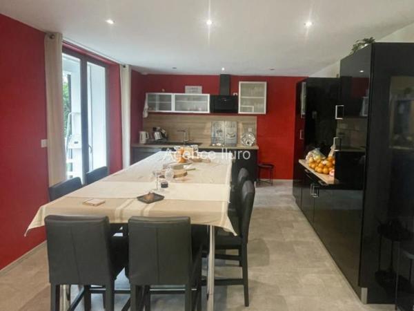 Maison - Proximite oloron-sainte-marie - Réf.:205378 EXCLUSIVITE - MAISON DE PLAIN-PIED TYPE T4 ENTIEREMENT RENOVEE SUR TERRAIN CLOS DE 1000 M² *** SOUS COMPROMIS ***