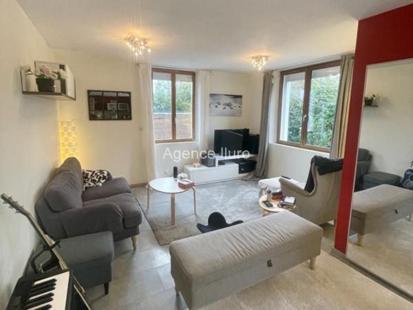 Maison - Proximite oloron-sainte-marie - Réf.:205378 EXCLUSIVITE - MAISON DE PLAIN-PIED TYPE T4 ENTIEREMENT RENOVEE SUR TERRAIN CLOS DE 1000 M² *** SOUS COMPROMIS ***