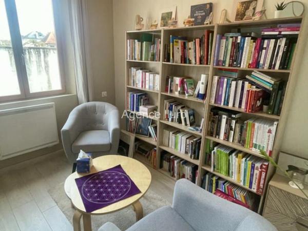 Maison - Proximite oloron-sainte-marie - Réf.:205378 EXCLUSIVITE - MAISON DE PLAIN-PIED TYPE T4 ENTIEREMENT RENOVEE SUR TERRAIN CLOS DE 1000 M² *** SOUS COMPROMIS ***