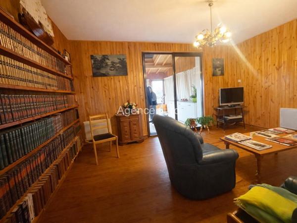 Maison - Proximite oloron-sainte-marie - Réf.:205361 PROXIMITE IMMEDIATE OLORON - MAISON D'HABITATION T5 AVEC JARDIN ET JOLIE VUE SUR LES PYRENEES -