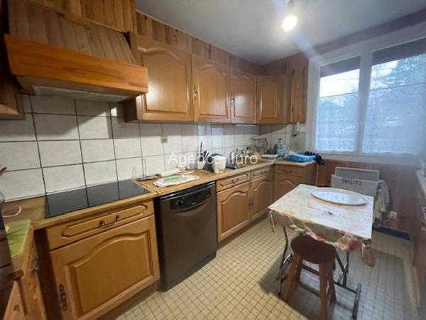 Maison - Proximite oloron-sainte-marie - Réf.:205361 PROXIMITE IMMEDIATE OLORON - MAISON D'HABITATION T5 AVEC JARDIN ET JOLIE VUE SUR LES PYRENEES -