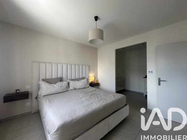 Maison à vendre 4 pièces 155 m² Laudun-l'Ardoise