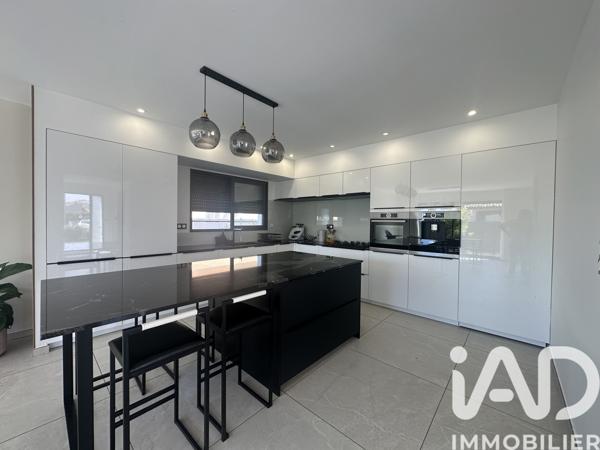 Maison à vendre 4 pièces 155 m² Laudun-l'Ardoise
