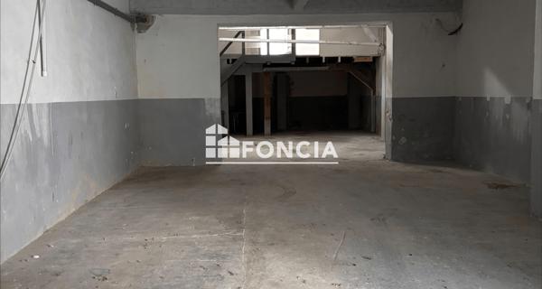 Location Local commercial 2 pièces 152.5 m² - Marseille 13005