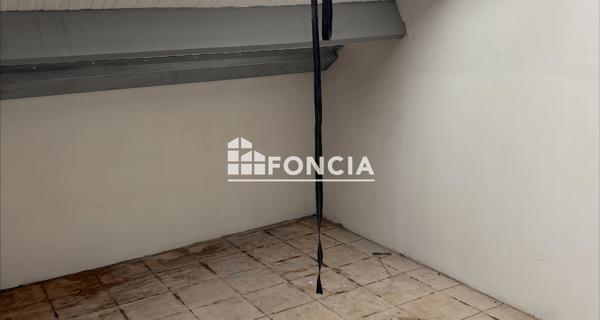 Location Local commercial 2 pièces 152.5 m² - Marseille 13005