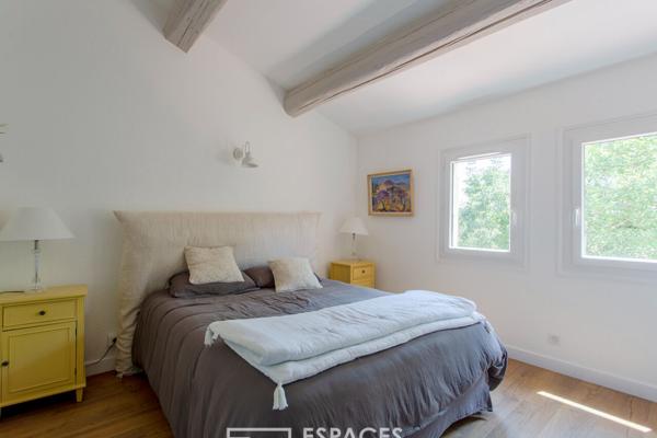 Écrin de sérénité entre Uzès et Avignon : villa d’exception repensée avec élégance