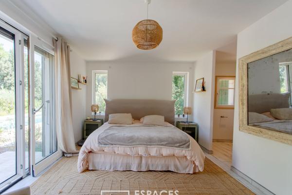 Écrin de sérénité entre Uzès et Avignon : villa d’exception repensée avec élégance