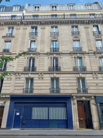 Local Commercial à PARIS 18E ARRONDISSEMENT, 75018 - 3 pièces 56m²