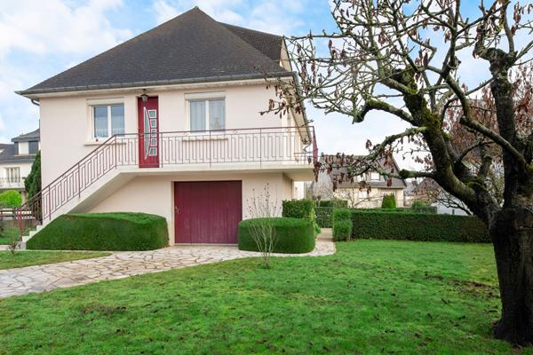 Maison centre Bruz - terrain 609m² - 4 chambres - sous-sol complet