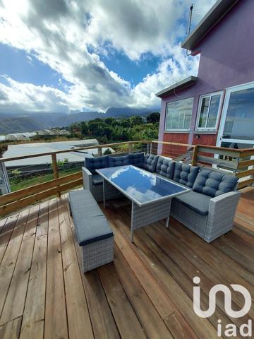 Maison 11 pièces de 270 m² à Saint-Pierre (97432)