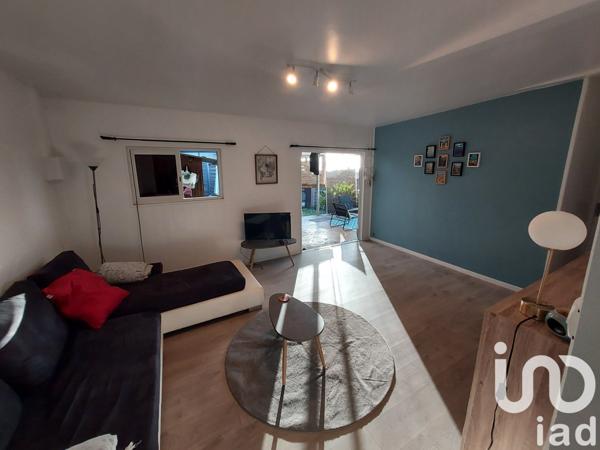 Maison 11 pièces de 270 m² à Saint-Pierre (97432)