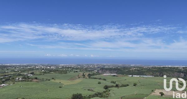 Maison 11 pièces de 270 m² à Saint-Pierre (97432)