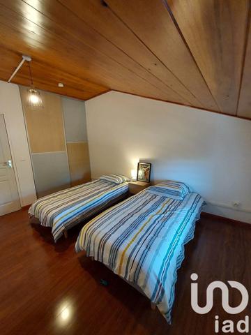 Maison 11 pièces de 270 m² à Saint-Pierre (97432)