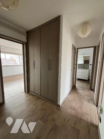 AVENDRE - HAZEBROUCK CENTRE-VILLE - bel appartement T3 traversant de 58,58 m², situé au 3 étage...