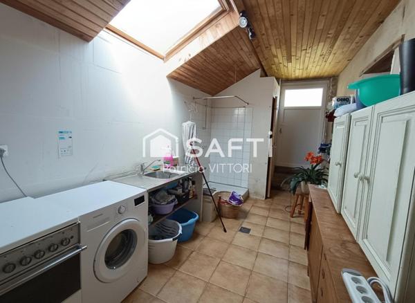 Propriété avec maison en pierre et dépendances