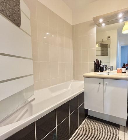 Magnifique appartement avec deux places  de parking privatives.