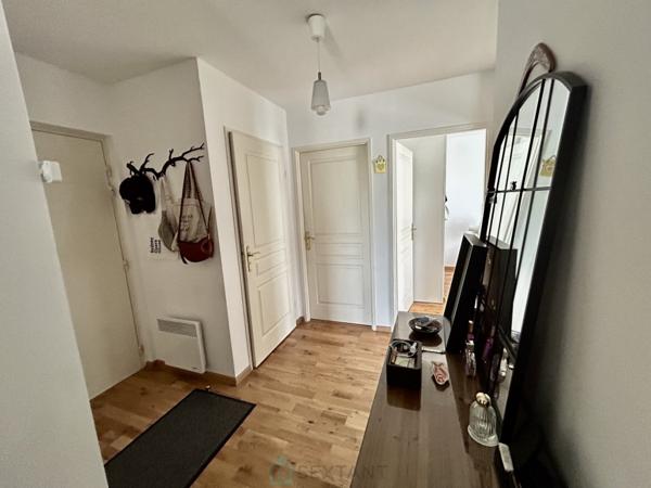 Magnifique appartement avec deux places  de parking privatives.