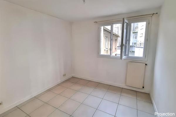 APPARTEMENT TYPE 2 CENTRE VILLE