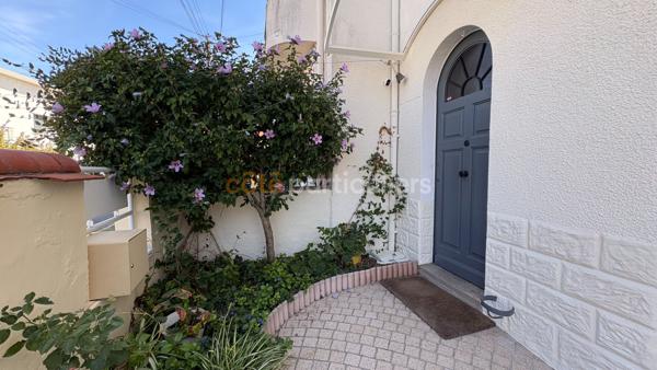 Vente
                Maison117 m² - 5 Pièces -
                    BORDEAUX (33200)