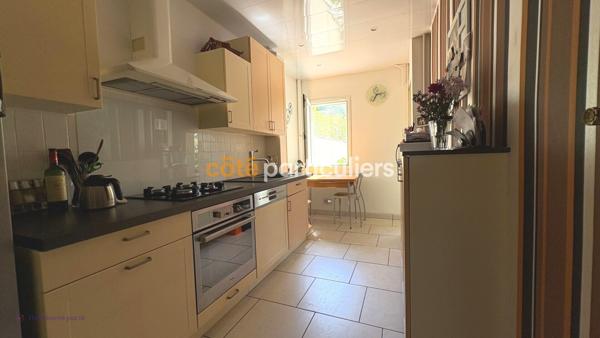 Vente
                Maison117 m² - 5 Pièces -
                    BORDEAUX (33200)