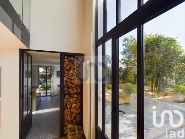 Maison traditionnelle 5 pièces de 130 m² à La Flotte (17630)