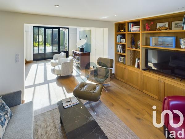 Maison traditionnelle 5 pièces de 130 m² à La Flotte (17630)