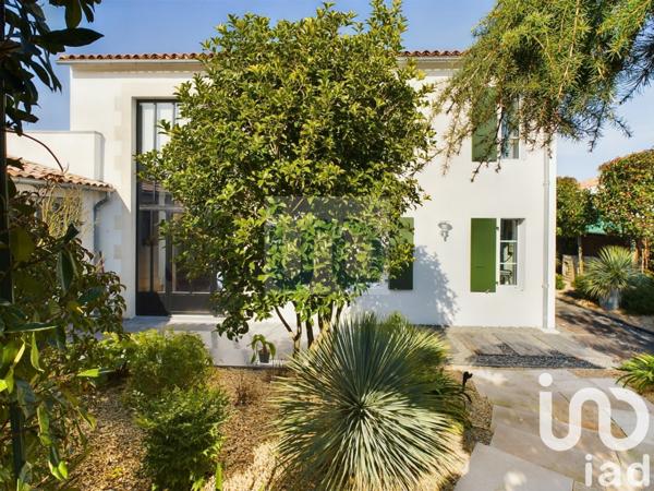 Maison traditionnelle 5 pièces de 130 m² à La Flotte (17630)