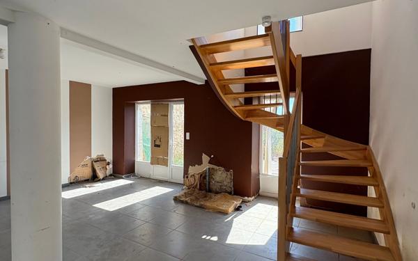 Maison à vendre    6 pièces •  Bélâbre