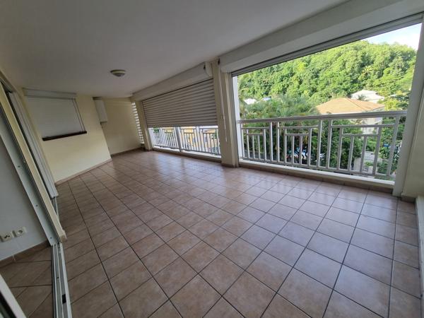APPARTEMENT T4 A DUGAZON - LES ABYMES