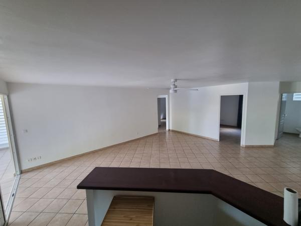 APPARTEMENT T4 A DUGAZON - LES ABYMES
