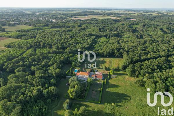 Maison à vendre 12 pièces 460 m² Lesparre-Médoc