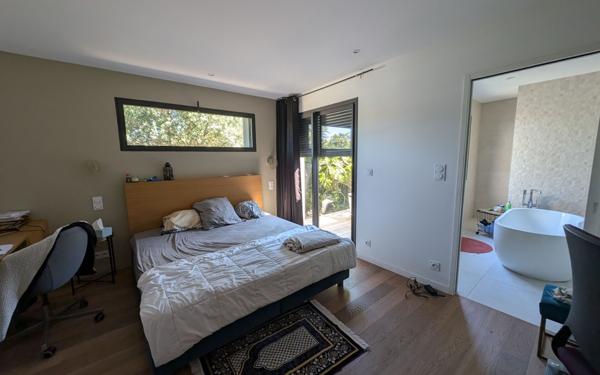 Maison à vendre    5 pièces •  Gradignan