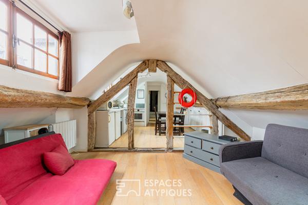 Dernier étage suspendu sous les toits