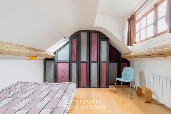 Dernier étage suspendu sous les toits