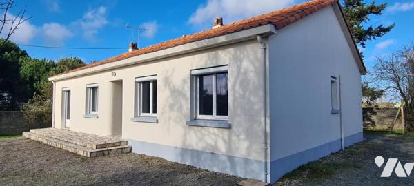 Maison d'habitation de plain-pied 118 m² dépendances garage 3 chambres véranda 