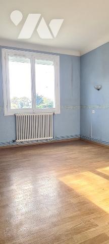 Maison d'habitation de plain-pied 118 m² dépendances garage 3 chambres véranda 