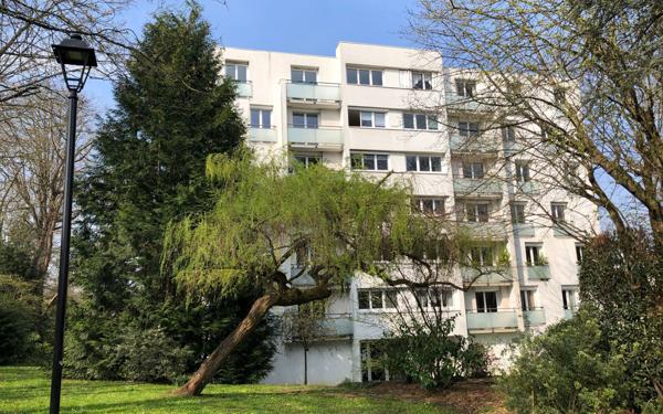 Appartement à vendre    4 pièces • 76,79 m2 Yerres