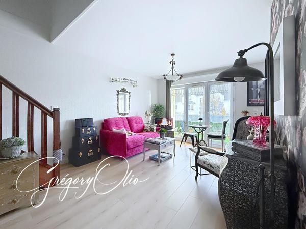 Appartement 2 pièces en duplex avec box et place de parking