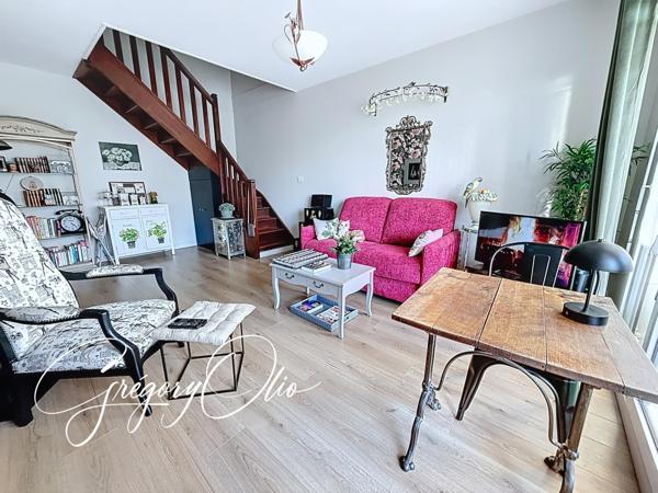 Appartement 2 pièces en duplex avec box et place de parking