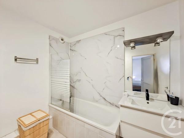 Appartement T2 à vendre  2 pièces - 37 m 2   MARSEILLE  - 13012