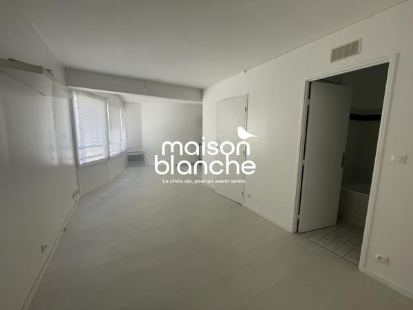 Quartier FONDAUDEGE  Bel appartement de type 1 avec parking