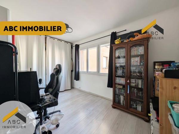 Orange (84100) APPARTEMENT DE 75 M2 - 2 CHAMBRES AVEC BALCON