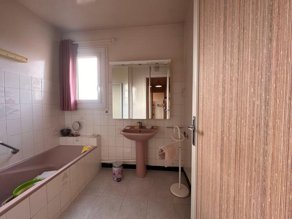 Appartement + annexe + parking