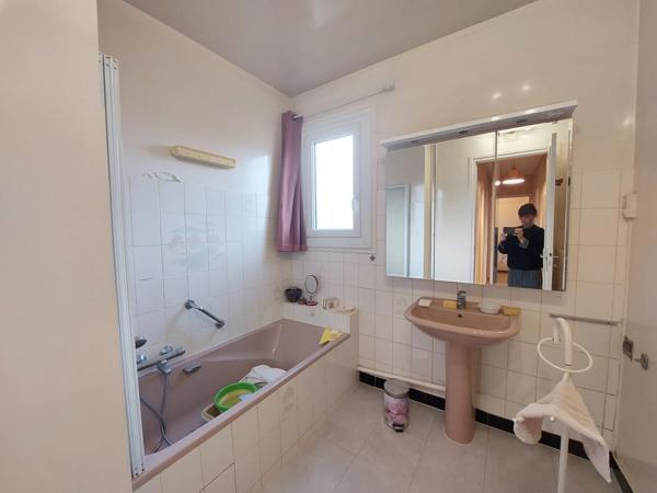 Appartement + annexe + parking