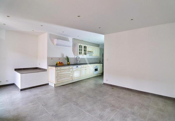 SUPERBE APPARTEMENT TYPE 3 RENOVE DE 63.27 m2