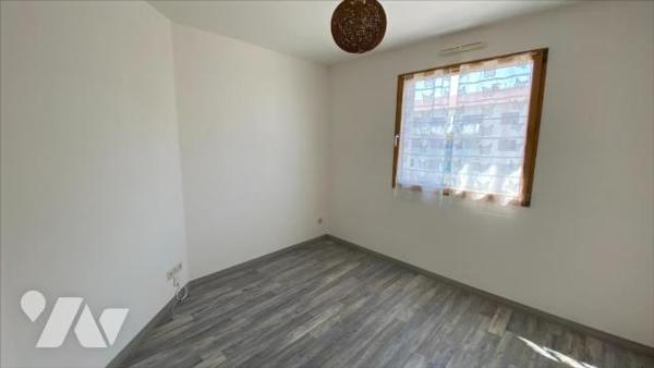 APPARTEMENT TYPE T 5 A DOUBS