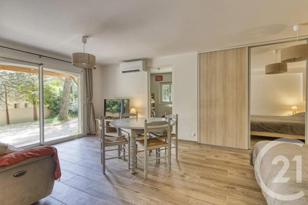 Maison à vendre  9 pièces - 283 m 2   VILLENEUVE LES AVIGNON  - 30