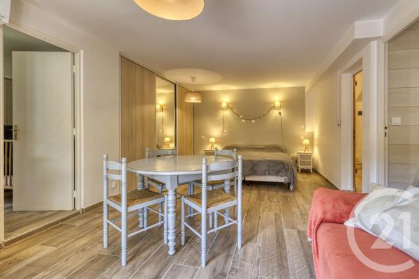 Maison à vendre  9 pièces - 283 m 2   VILLENEUVE LES AVIGNON  - 30